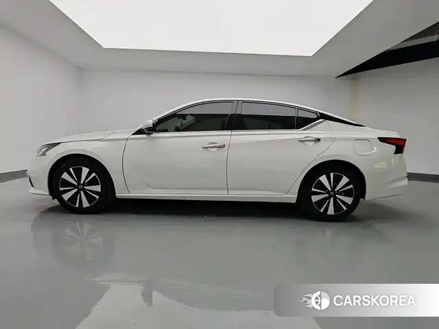 Nissan Altima id 4553964 из Китая 10