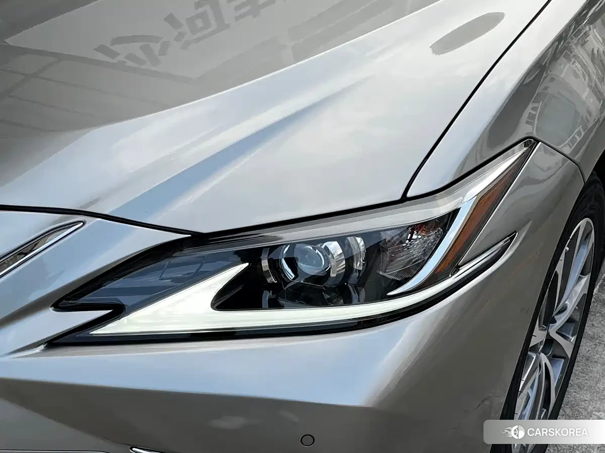 Lexus ES id 4547554 из Китая 10