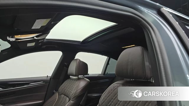 BMW 5 Series (G30) id 3820736 из Кореи 10