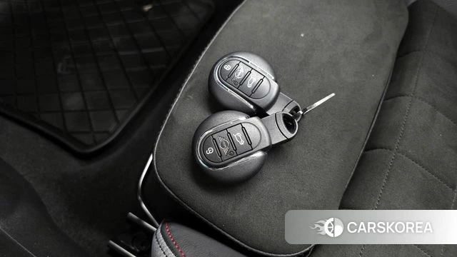 Mini Cooper S Convertible id 4186452 из Кореи 10