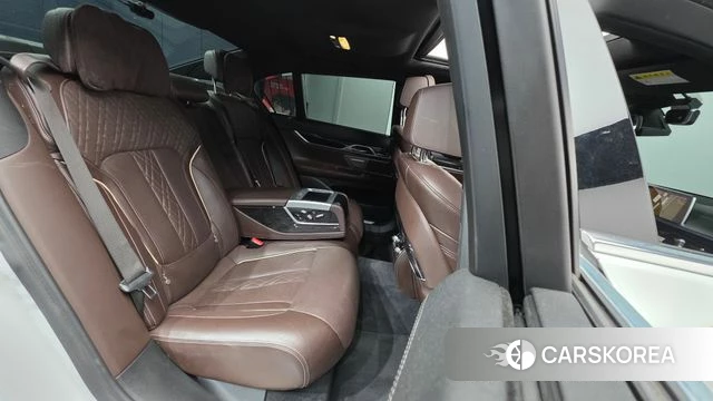 BMW 7 Series (G11) id 4285526 из Кореи 10