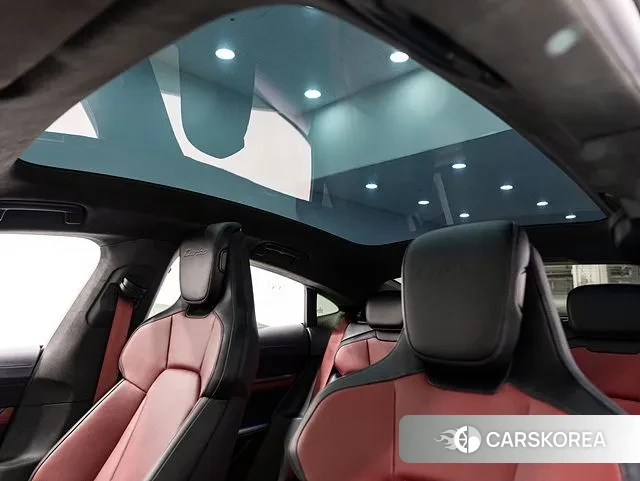 Porsche Taycan id 3571299 из Кореи 10