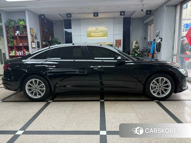 Audi A6L id 4342137 из Китая 10