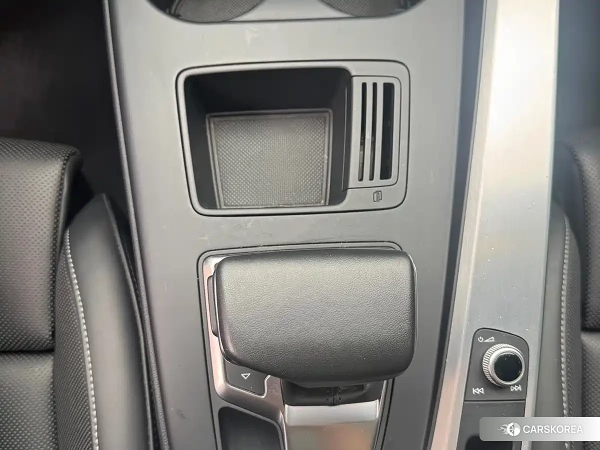 Audi A4L id 4679606 из Китая 10