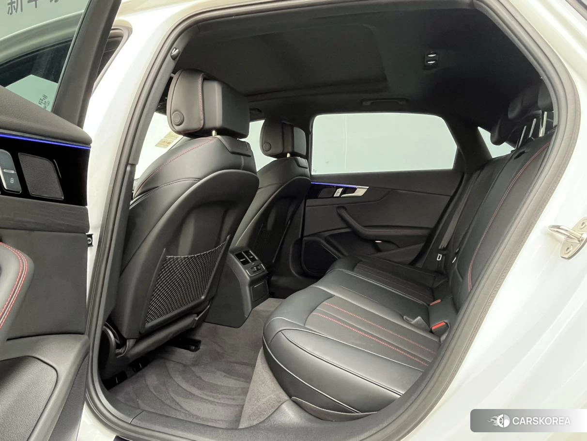 Audi A4L id 4461814 из Китая 10