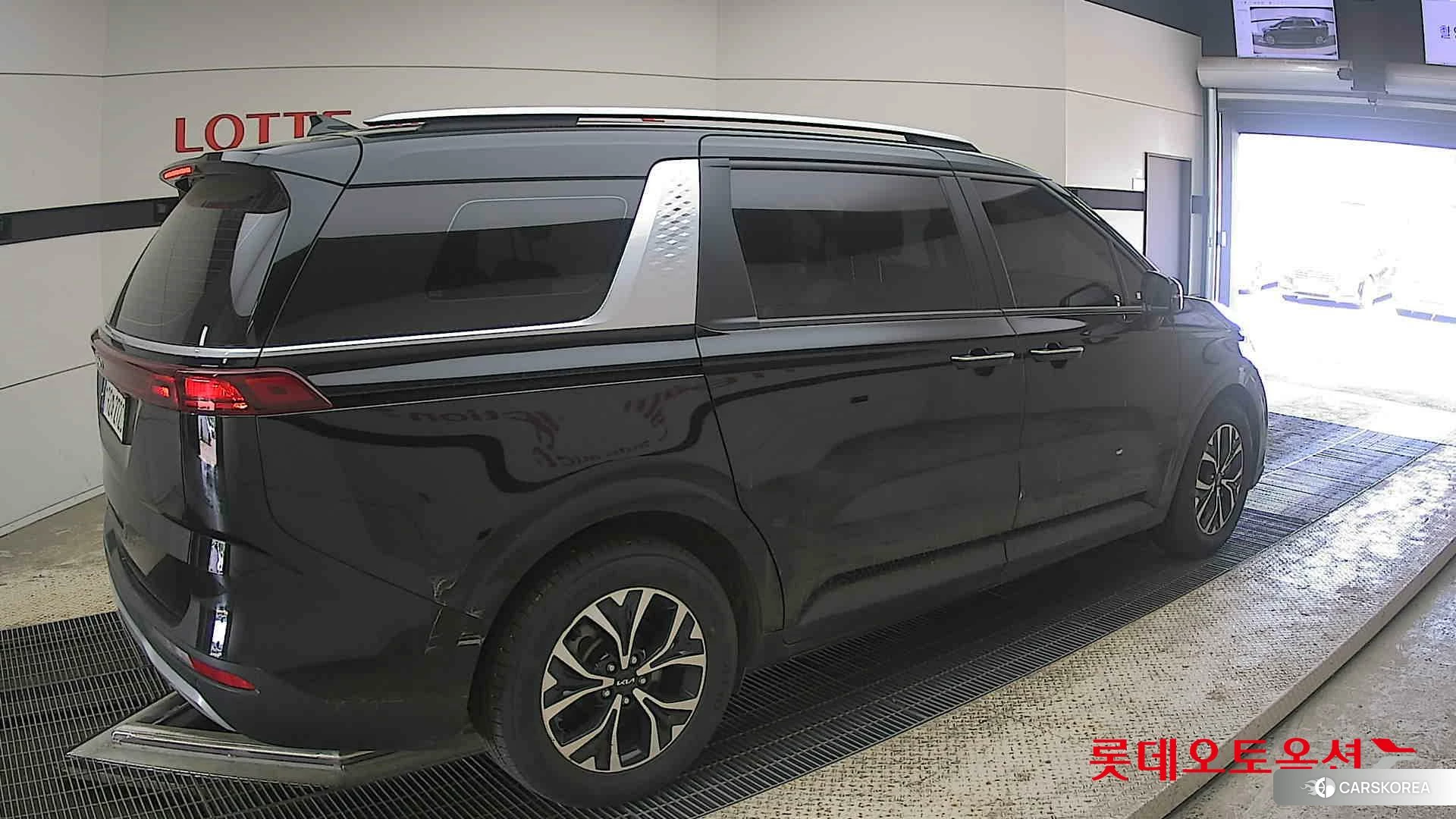 Kia Carnival id 4289621 из Кореи 10