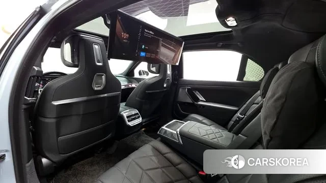 BMW 7 Series (G70) id 3544973 из Кореи 10