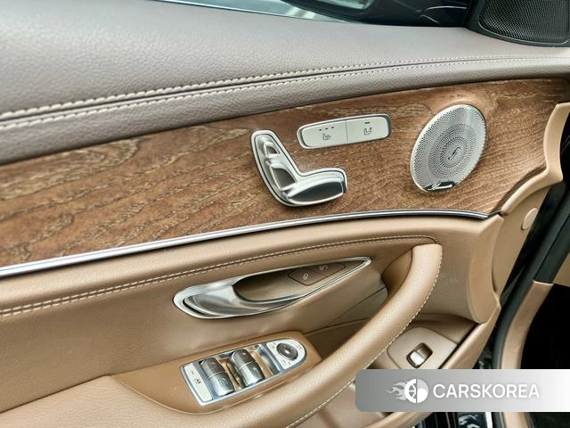 Mercedes-Benz E-class id 4222395 из Китая 10