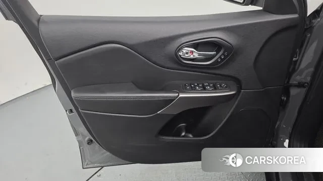 Jeep Cherokee (KL) id 3421530 из Кореи 10