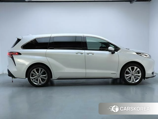Toyota Saina id 4261926 из Китая 10