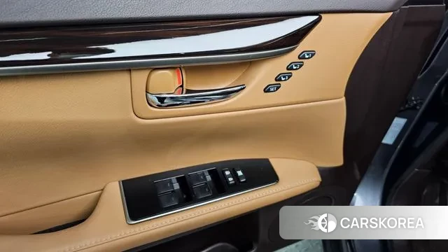 Lexus New ES300h id 3588525 из Кореи 10