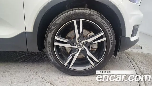 Volvo XC40 id 2907152 из Кореи 10