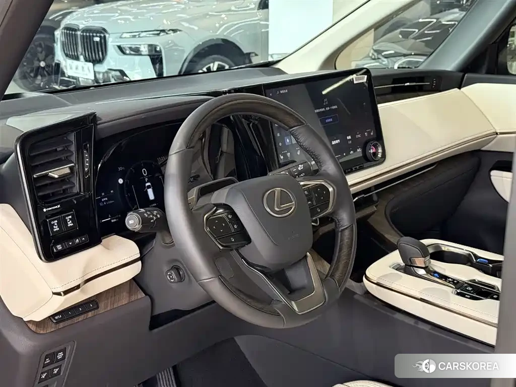 Lexus LM id 4576824 из Китая 10
