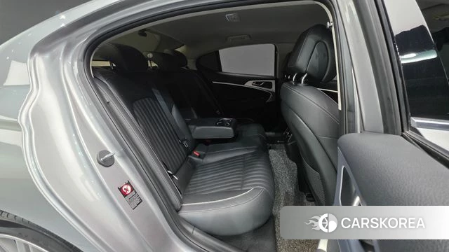 Genesis G70 id 4294355 из Кореи 10