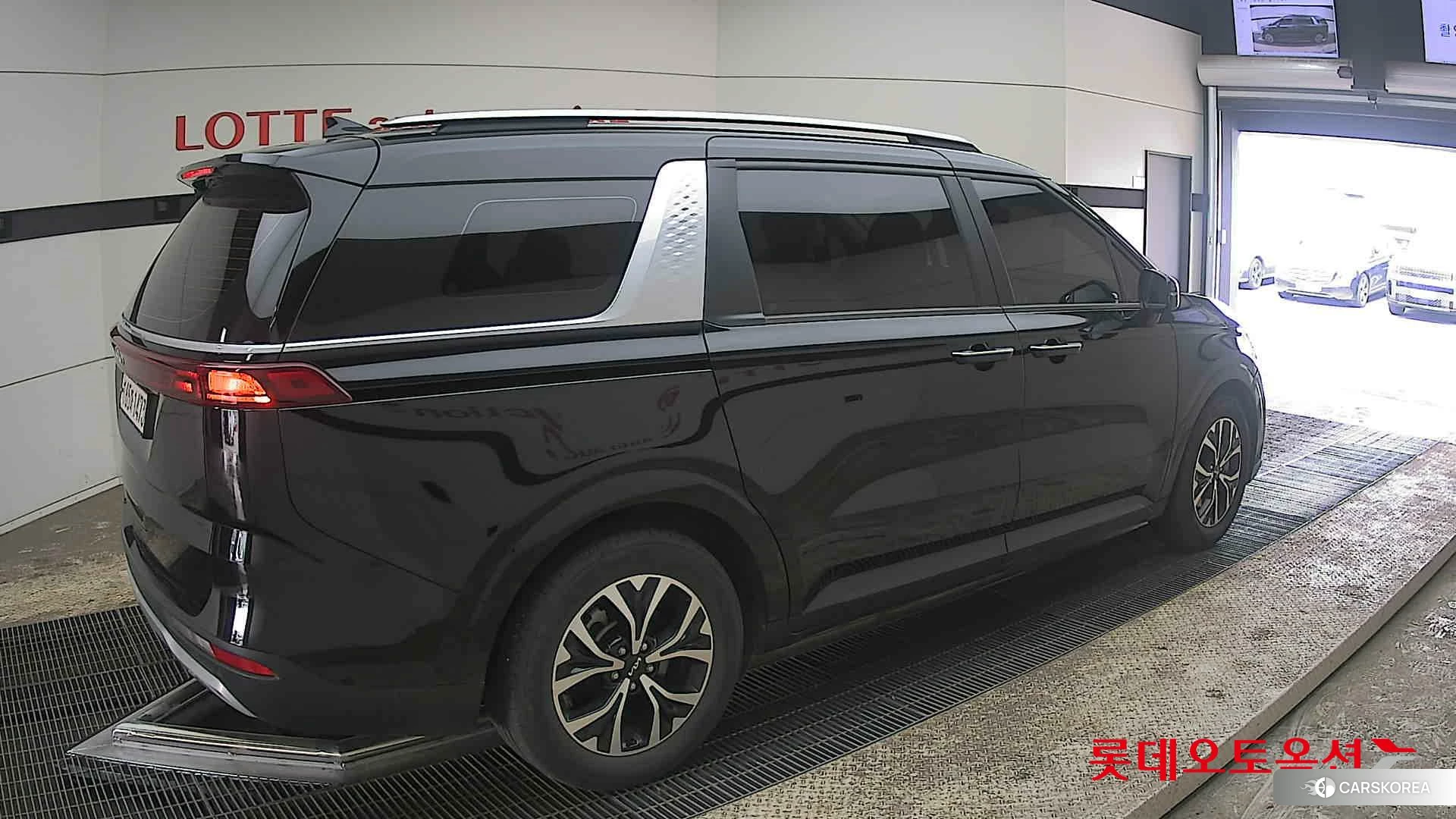 Kia Carnival id 3875683 из Кореи 10