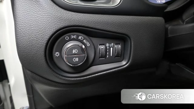 Jeep Renegade id 3817787 из Кореи 10
