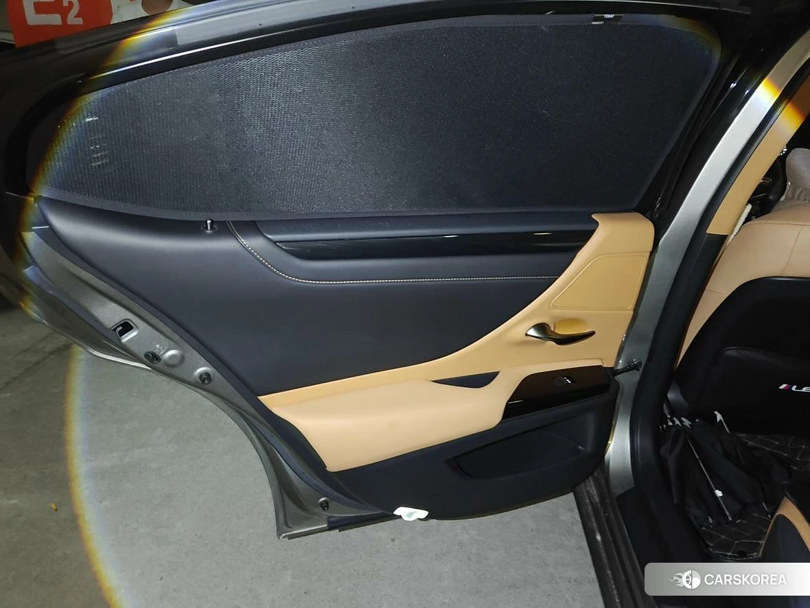 Lexus ES id 4461944 из Китая 10