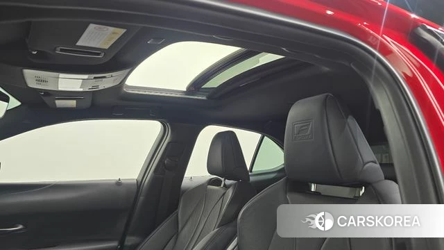 Lexus UX250h id 3872814 из Кореи 10