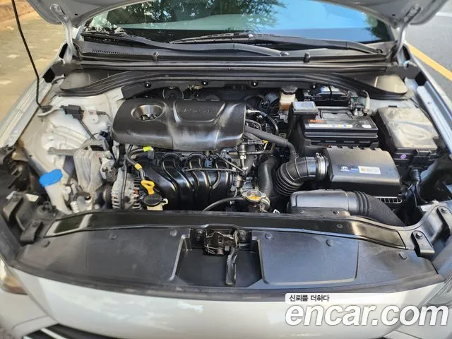 Hyundai Avante AD id 2211003 из Кореи 10