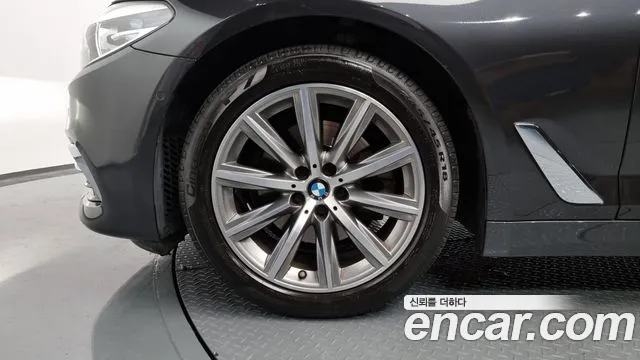 BMW 5 Series (G30) id 2710601 из Кореи 10