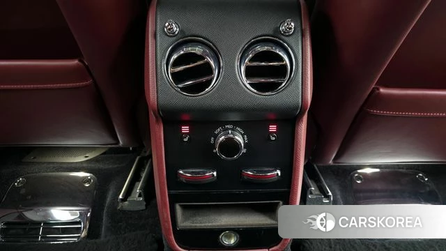 Rolls-Royce Cullinan id 4294720 из Кореи 10