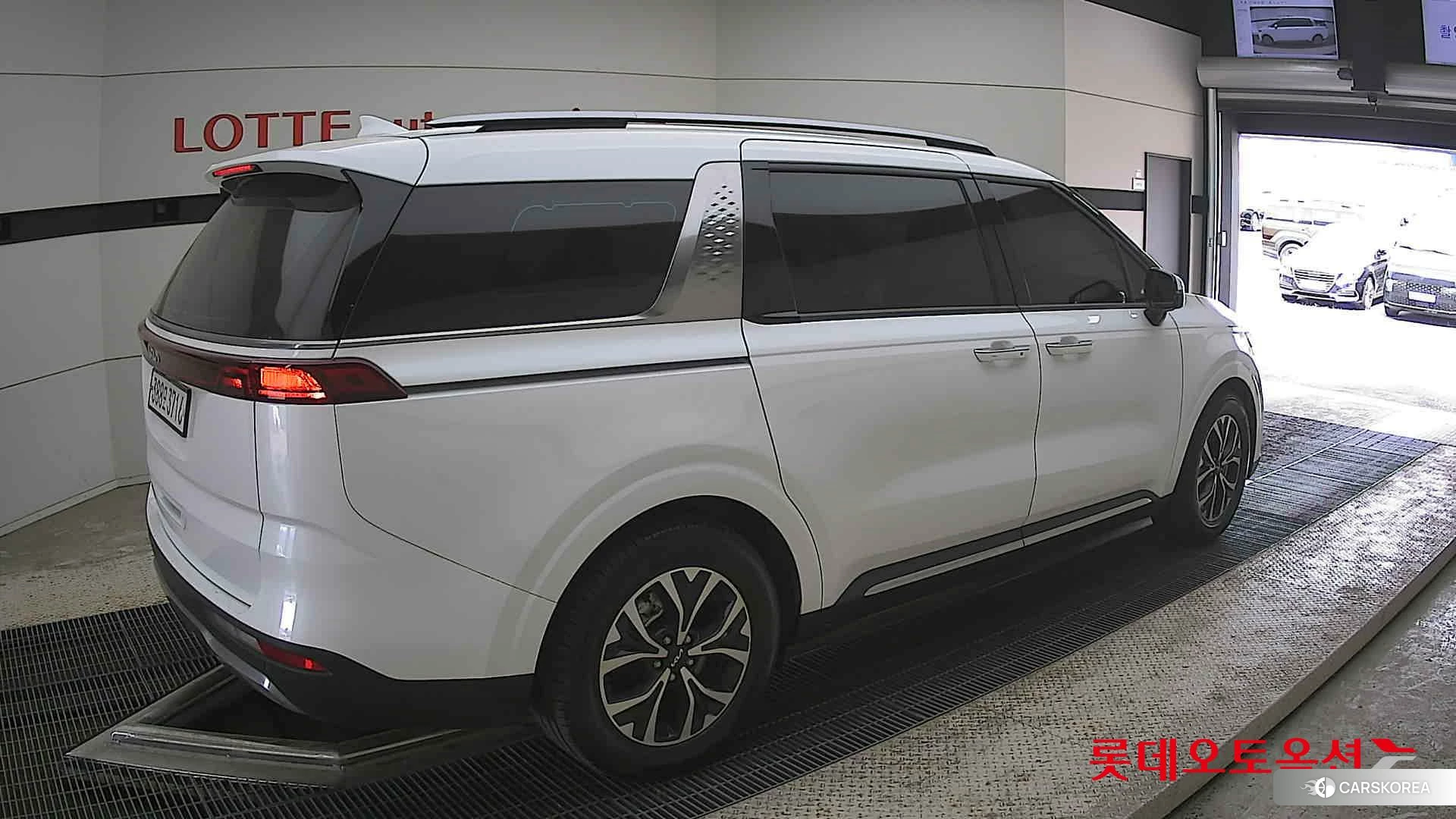 Kia Carnival id 4347374 из Кореи 10
