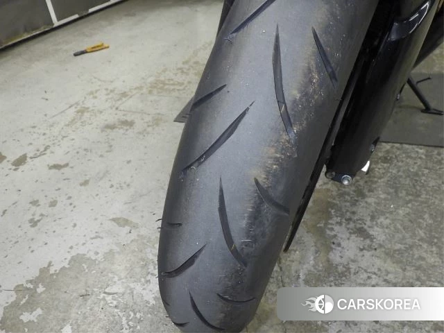 Suzuki GSX-R750 id 4183535 из Японии 10