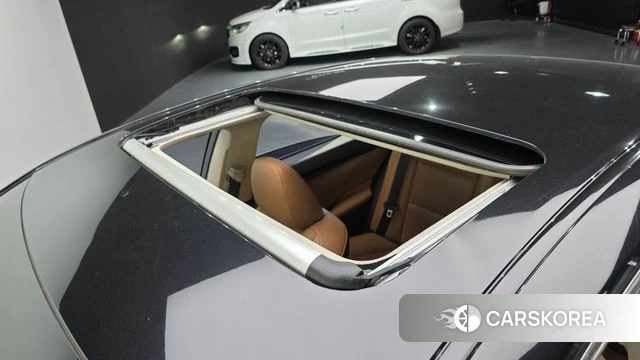 Lexus New ES300h id 3900036 из Кореи 10