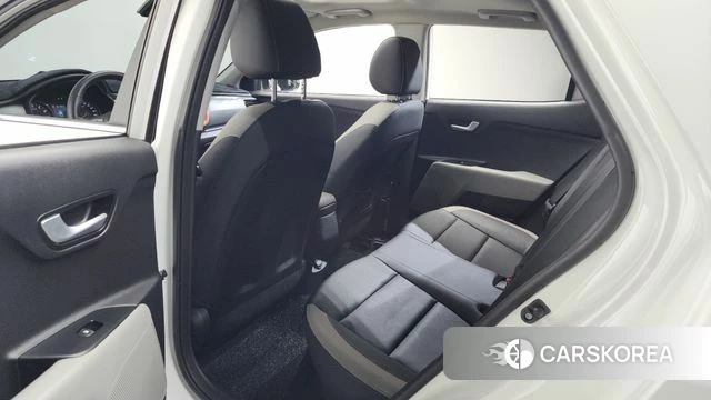 Kia Stonic id 3894059 из Кореи 10