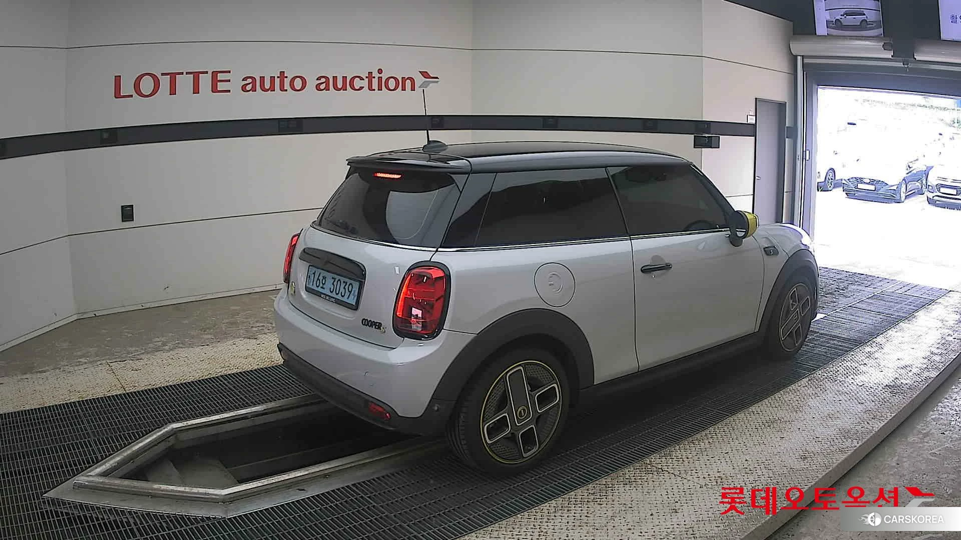 BMW MINI Cooper SE id 4498333 из Кореи 10