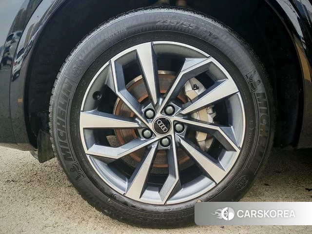 Audi Q5L id 4271466 из Китая 10