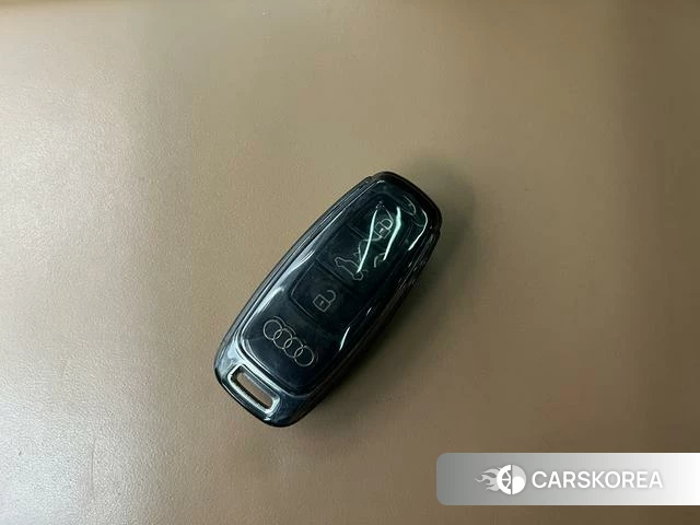 Audi A8 id 4260348 из Китая 10