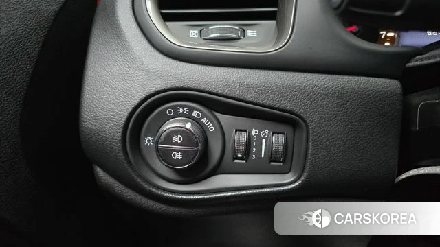Jeep Renegade id 4657970 из Кореи 10