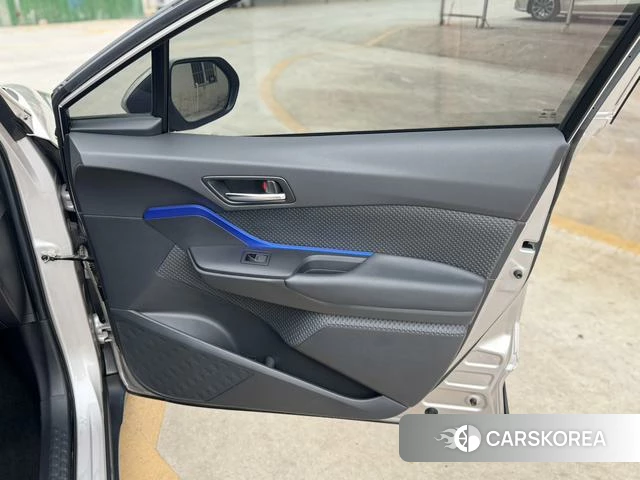 Toyota C-HR id 4263676 из Китая 10