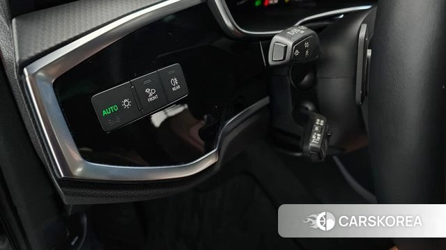 Audi Q3 (F3) id 3864931 из Кореи 10