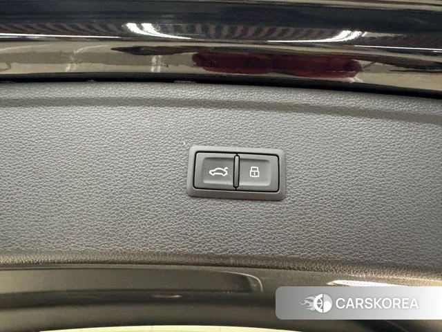 Audi Q5L id 4271818 из Китая 10
