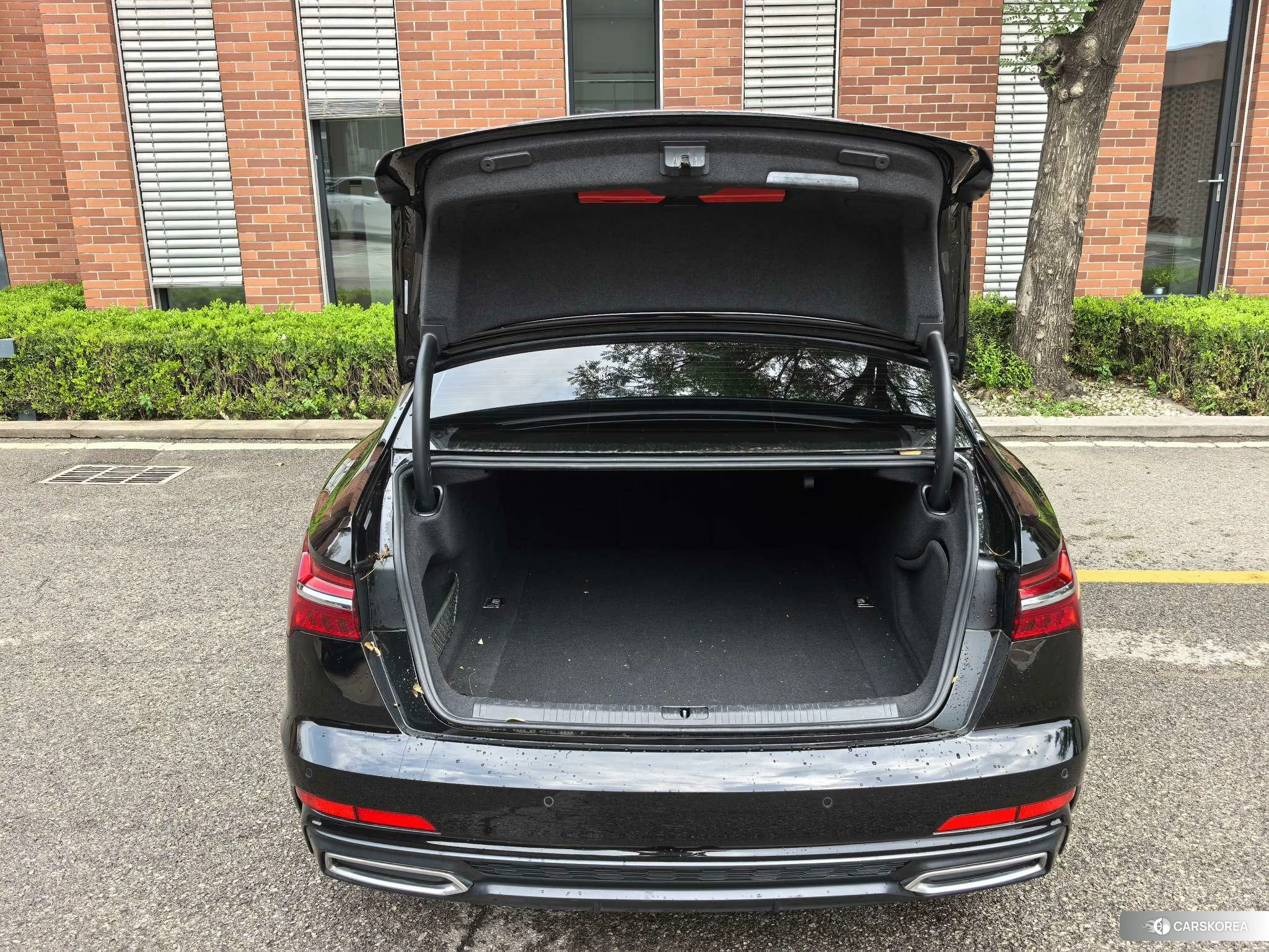 Audi A6L id 4492632 из Китая 10