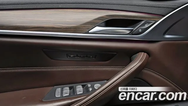 BMW 5 Series (G30) id 2912297 из Кореи 10