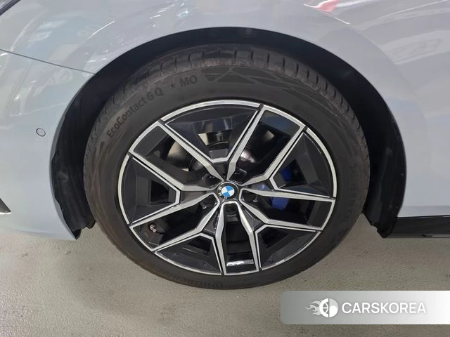 BMW 5 Series (G60) id 3981975 из Кореи 10