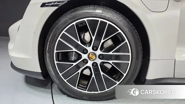 Porsche Taycan id 3654320 из Кореи 10