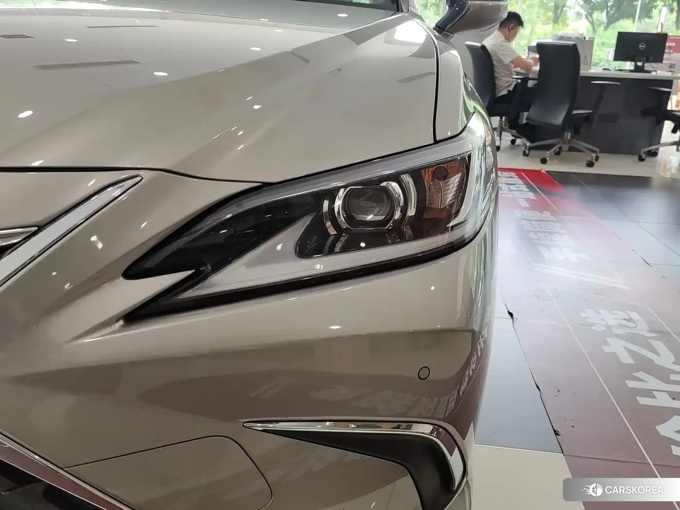 Lexus ES id 4576514 из Китая 10