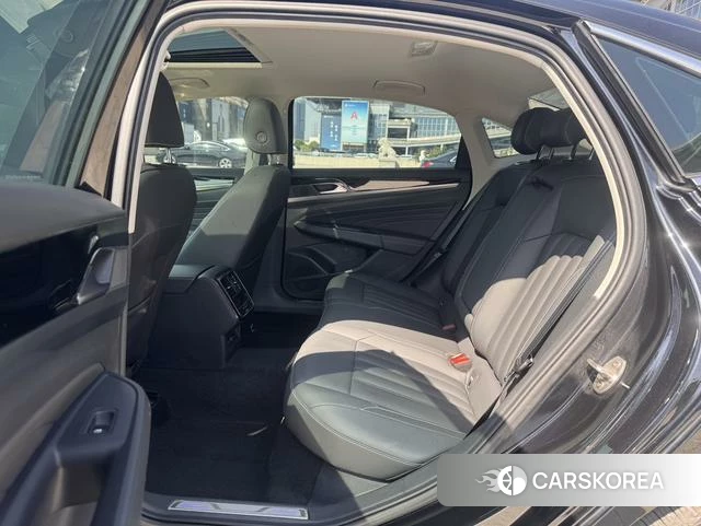 Volkswagen Passat PHEV id 4393181 из Китая 10