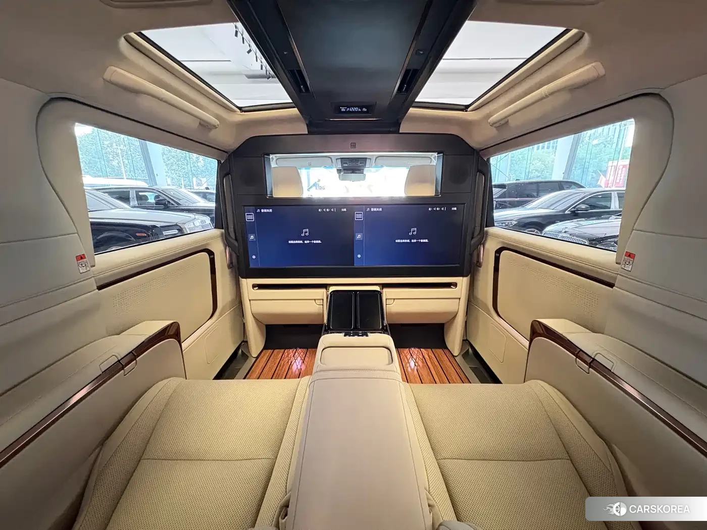 Lexus LM id 4577501 из Китая 10