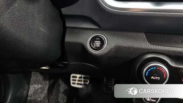 Kia Stonic id 3489624 из Кореи 10