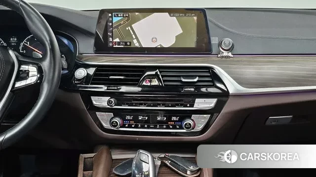 BMW 5 Series (G30) id 3607954 из Кореи 10