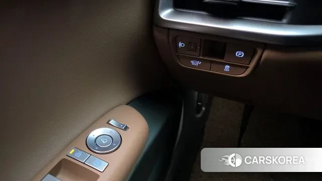 Hyundai Grandeur (GN7) id 3571288 из Кореи 10