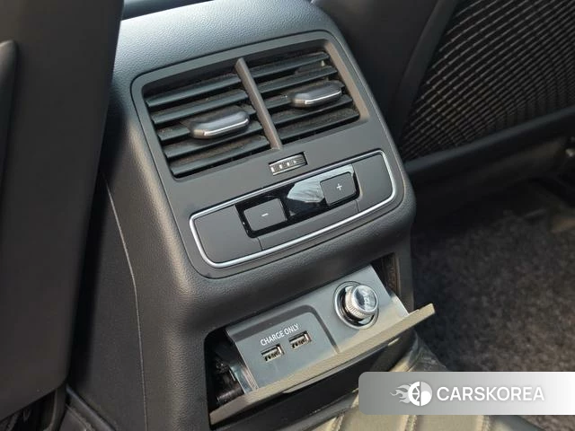 Audi A4L id 3855977 из Китая 10