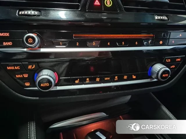 BMW 5 Series (G30) id 3789370 из Кореи 10