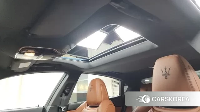 Maserati Quattroporte id 2940559 из Кореи 10