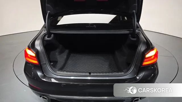 BMW 5 Series (G30) id 3380212 из Кореи 10